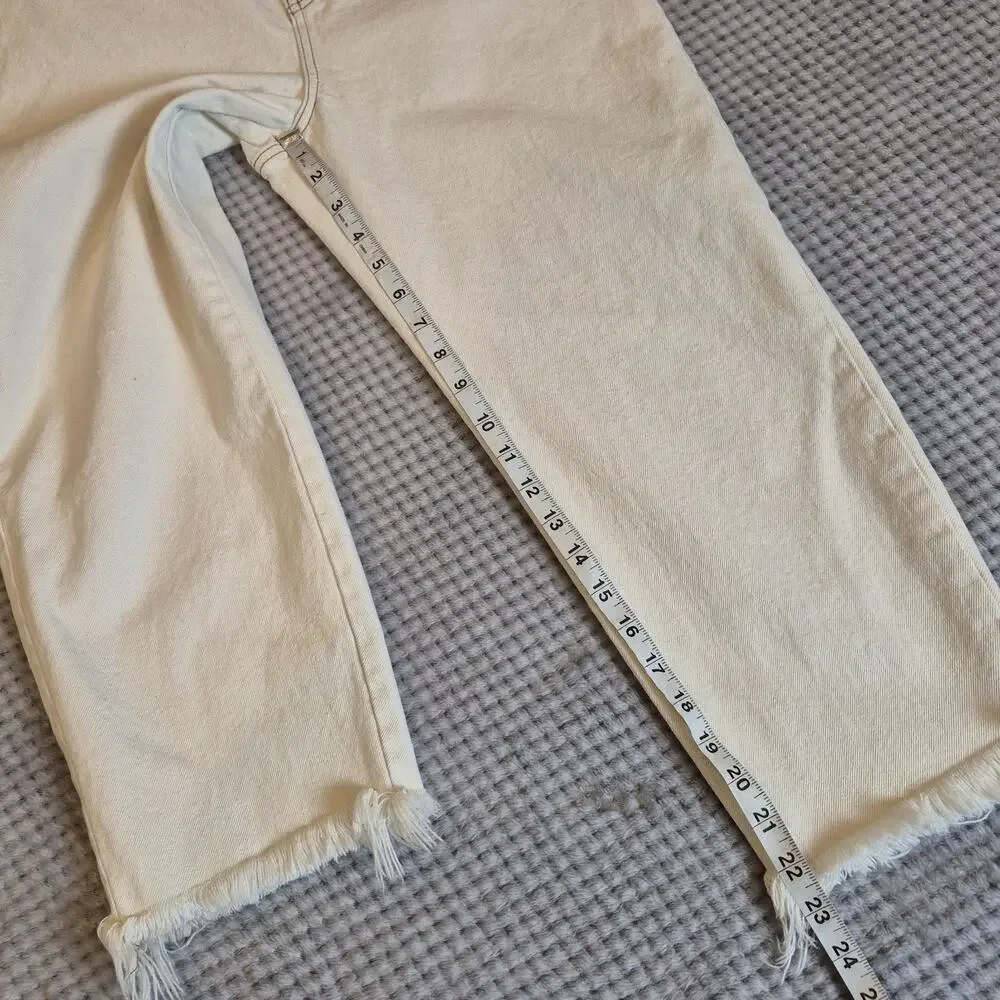 We The Free Crop Barrel Jeans Women 29 Ivory Button Fly FP Denim Frayed Hem Hi - Picture 7 of 10